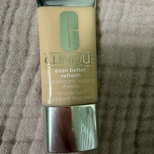 Clinique Even Better Refresh Foundation - Tan